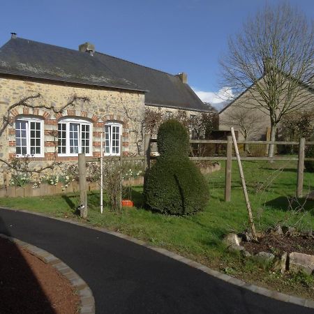 Manoir De La Grand'Cour Bed & Breakfast Soulge-sur-Ouette ภายนอก รูปภาพ