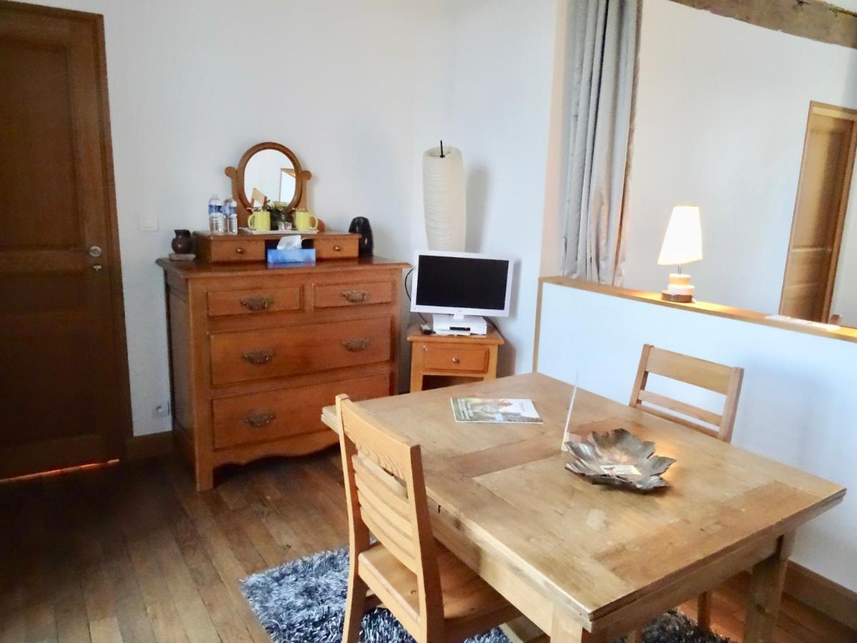 Manoir De La Grand'Cour Bed & Breakfast Soulge-sur-Ouette ภายนอก รูปภาพ