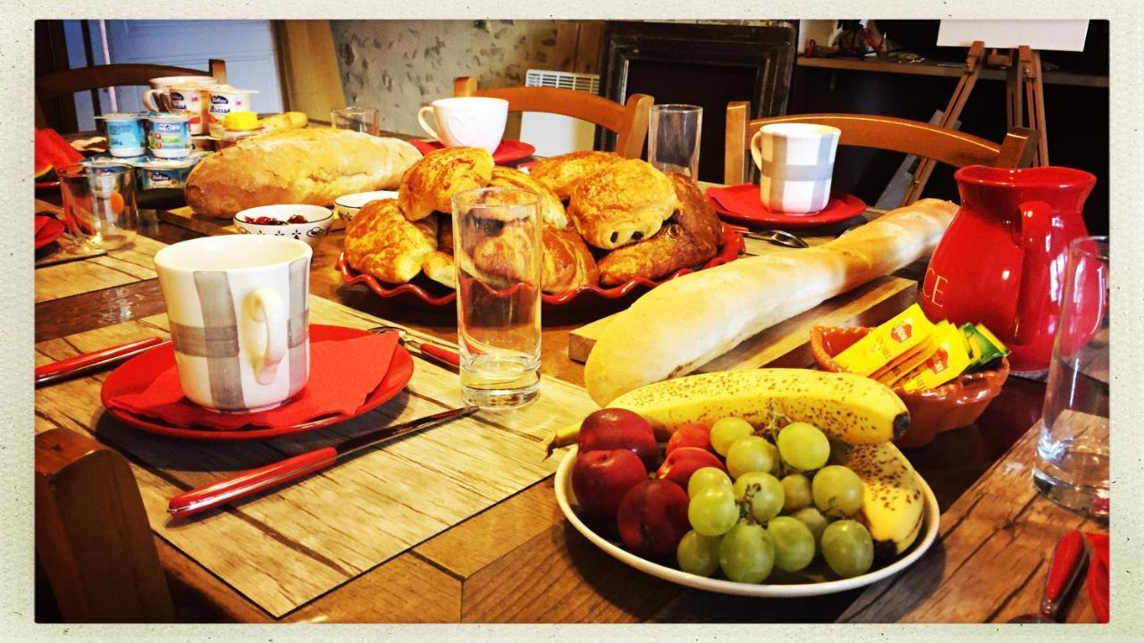 Manoir De La Grand'Cour Bed & Breakfast Soulge-sur-Ouette ภายนอก รูปภาพ