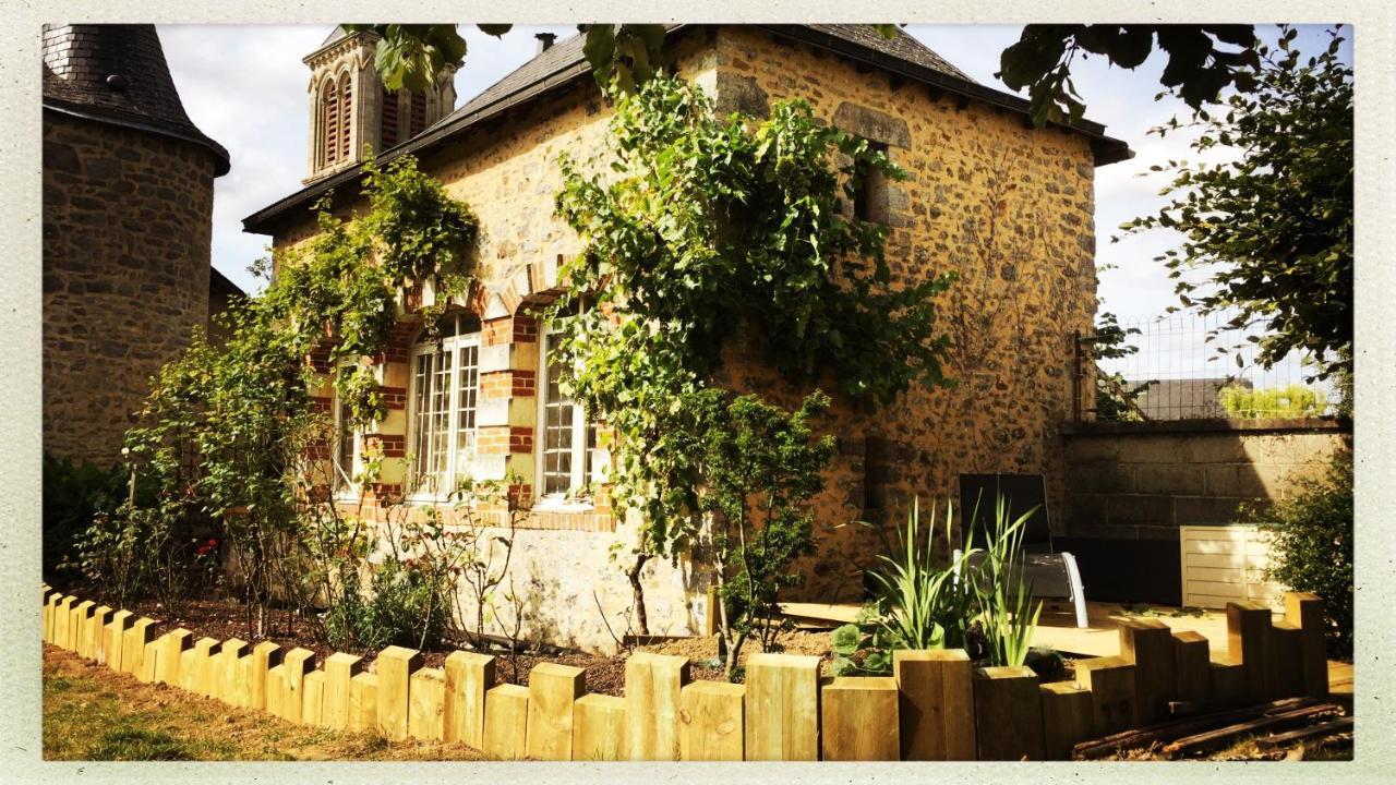 Manoir De La Grand'Cour Bed & Breakfast Soulge-sur-Ouette ภายนอก รูปภาพ